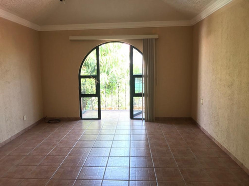 Se Vende Casa En Excelente Estado En Lomas De Cocoyoc