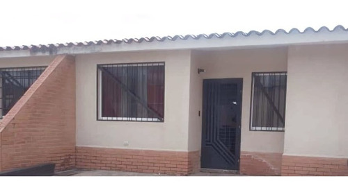 Imagen 1 de 13 de Casa En Res. Villa Monte Carmelo, Lemc-435