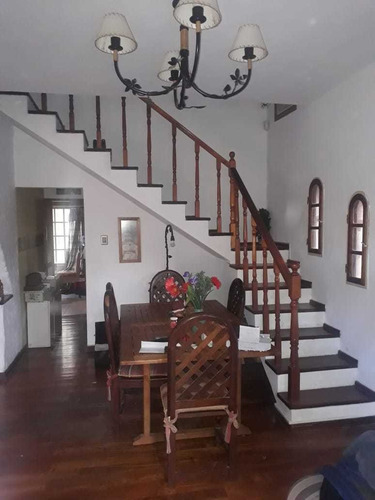 Imagen 5 de 18 de Impecable Casa 3 Amb En Venta Con Jardin Y Garage, V. Balles