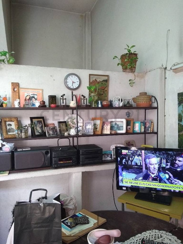 Imagen 2 de 8 de Local O Garage Con Vivienda Y Fondo Con Galpon