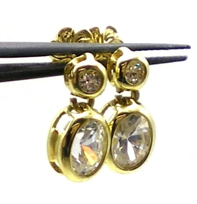 Par De Aros De Oro 18 Kt Y Zafiros Blancos