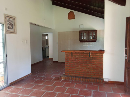 Casa 3 Dormitorios En Alquiler Permanente En Funes