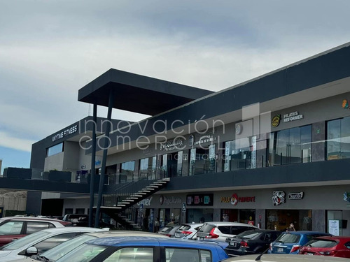 Local Comercial En Renta En Epic Center Zakia, Con Medio Baño