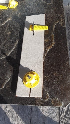 Imagen 7 de 7 de Tornillos Niveladores 1mm Porcelanato 250u + 160 Tuercas