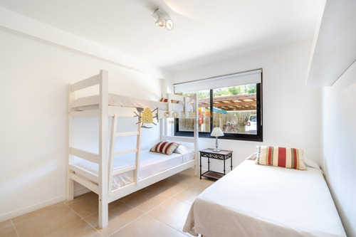 Alquiler Temporario De Hermoso Departamento De 2 Dormitorios En Suite En Punta Ballena- Ref: 3793