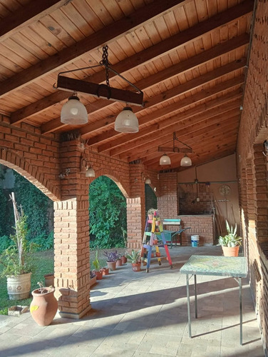 Venta Casa Sobre Peron Amplio Lote C Pileta Y Mueb