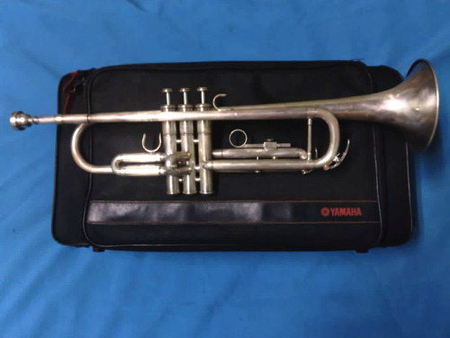 Trompeta Yamaha Ytr-2335 Plateada