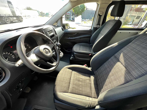 Imagen 10 de 17 de Mercedes-benz Vito 2018 1.6 111 Cdi Furgon Mixto Aa 114cv