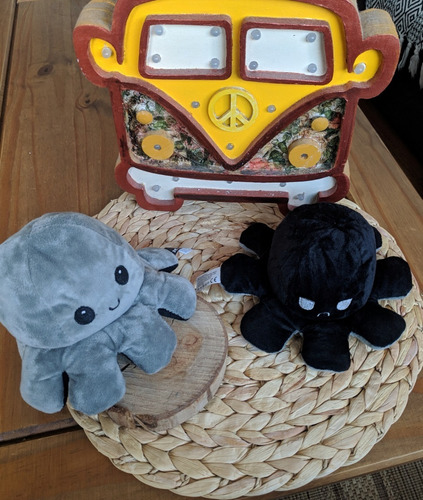 Imagen 10 de 10 de Pulpito Reversible Original Peluche Pulpo Feliz Enojado Tik