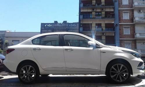 Fiat Cronos 1.8 50 Mil O Usados Bora Gol Corsa Prisma 408 L-