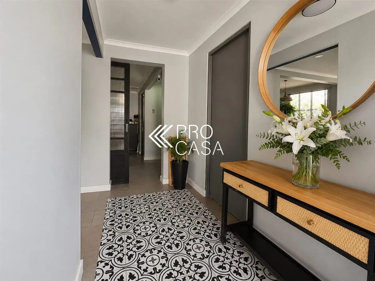 Imagen 5 de 20 de Casa En Venta, En Pasaje Cerrado, Las Condes.