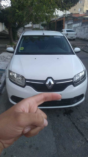Renault Logan 2015 1.0 16v Authentique Hi-flex 4p