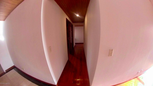 Apartamento En Lisboa(bogota) Rah Co: 21-387