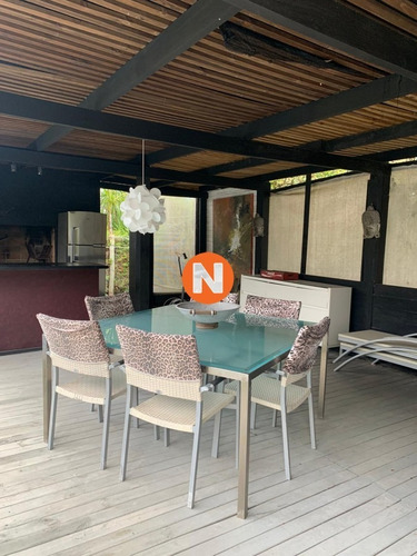 Casa En Venta Y Alquiler, Mansa, Punta Del Este, 6 Dormitorios.- Ref: 208210