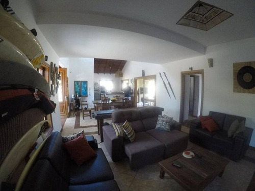 Imagem 9 de 15 de Casa Com 3 Dormitórios Em Condomínio Fechado No Campeche - 4055