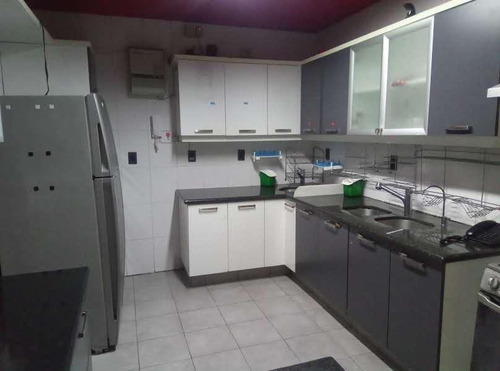 Casa - Pocitos- Venta- 6 Dormitorios- Parrillero- Lavadero- Patio- 6 Baños- Excelente Ubicación.