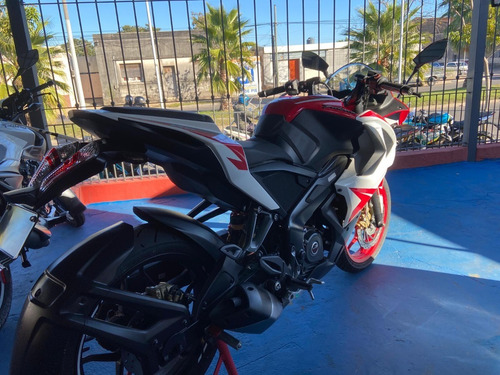 Pulsar Rs200