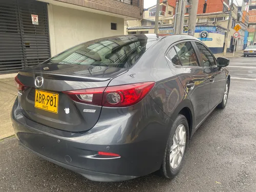 Mazda 3 2.0 Touring