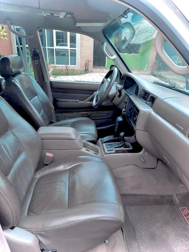 Imagen 10 de 13 de Toyota Autana 4x4 Automática