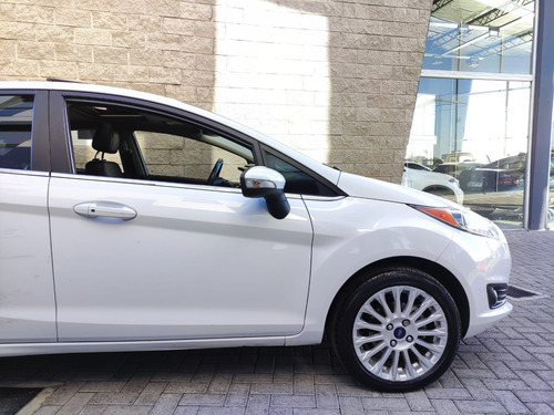Ford Fiesta Kinetic 1.6 Titanium Powershift 120cv