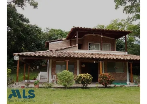 Finca Independiente En V. La Miranda Con Excelente...(mls#252449)