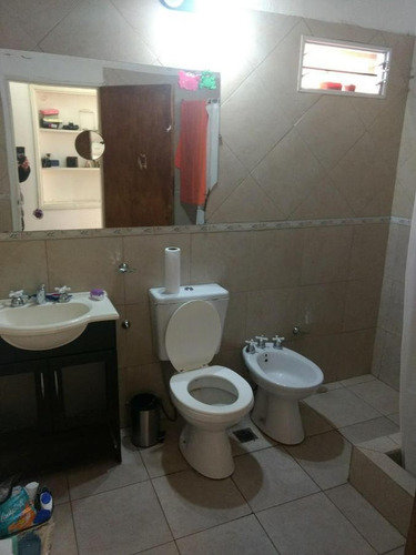 Casa En Venta Varios Ambiente - Castelar Norte Residencial