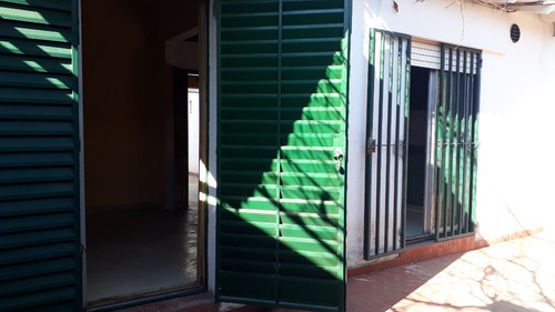 Imagen 26 de 27 de Haedo Norte Ph. 3 Amb Patios Parrilla, Entrada De Auto Compartida, Cerca De Rosales Y Autopista. Para Vivir Ya !!!!