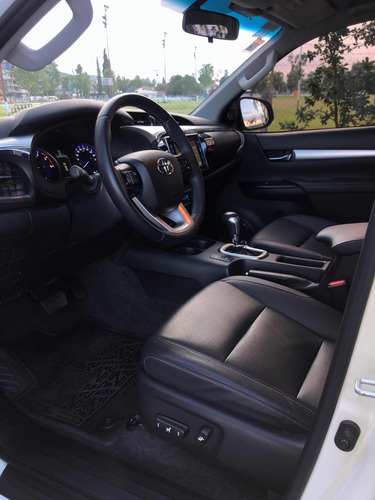 Imagen 12 de 16 de Toyota Hilux 2018 2.8 Cd Srx 177cv 4x2 At