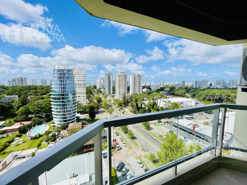 Venta - Departamento De Tres Dormitorios Y Dos Baños En Punta Del Este Sap5941349