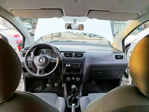 Imagem 15 de 21 de Volkswagen Fox Trend 1.6 8v Flex 4 Portas Impecável!!!