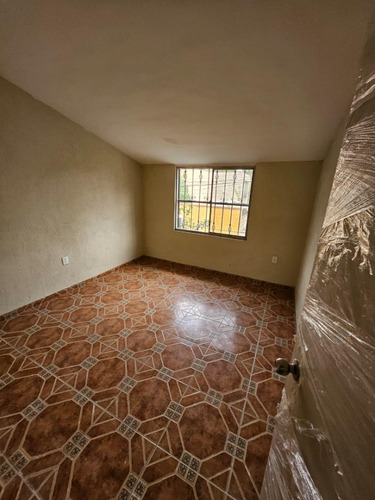 Venta De Casa Hacienda Las Palmas 1, Ixtapaluca Con Acceso Controlado Y Ampliada