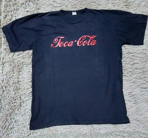 Remera Toca Cola