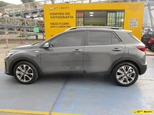 Kia Stonic Zenith Hybrid 4x2 1000cc Mt Aa