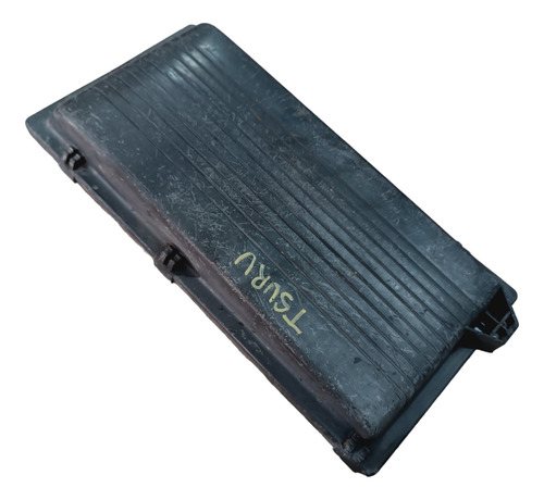 Tapa Porta Filtro Aire Detalle, Nissan Tsuru 3, 1997-2017 (Usado)