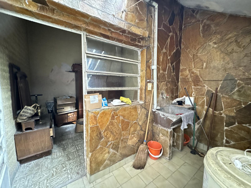 Venta - Casa Interna De Tres Dormitorios Con Patio. Rosario, Barrio Luis Agote