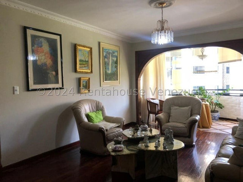 Apartamento En Zona Exclusiva Con Muy Buena Distribución Sabana Larga 24-18543