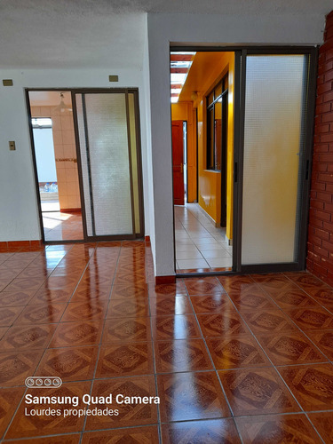 Se Vende Casa Amplia En Avenida (101243)