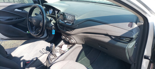 Chevrolet Onix 1.0t Ls Mt