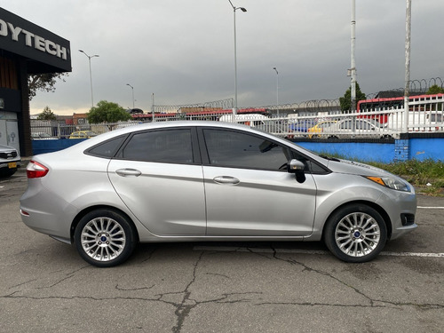 Imagen 12 de 25 de Ford Fiesta 2014