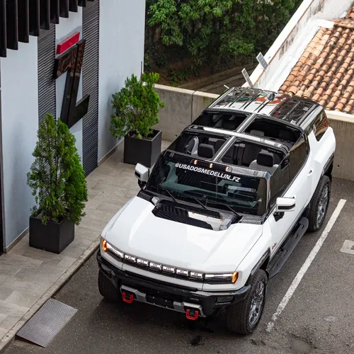 Hummer H3 Hev 2025