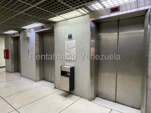 Oficina En Alquiler, En Los Caobos.