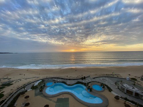 Estupendo Y Práctico Departamento Con Vista Al Mar En Algarr