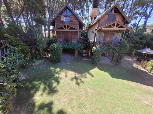 Complejo Vacacional De 6 Cabañas En Nueva Atlantis (1621)