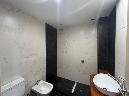 Lencke Vende - Edificio Los Fresnos, Amplio 2 Ambientes C/balcon Terraza Y Parrilla