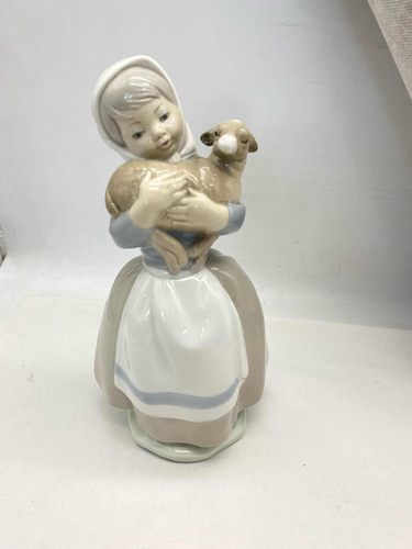 Porcelana Niña Con Venado Marca Lladro