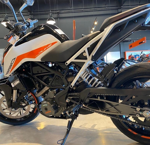 Motocicleta Ktm Duke 390 2021 0km Blanca