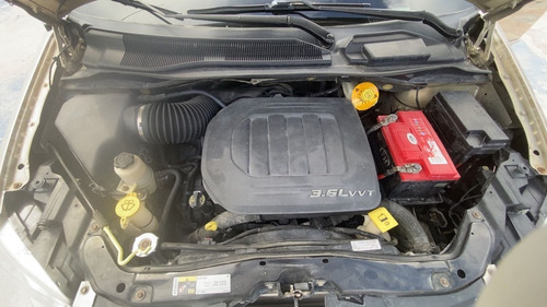 Imagen 13 de 15 de Chrysler Town & Country Lx 2014