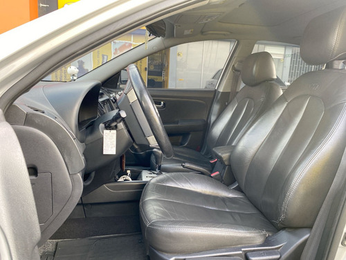 Imagen 16 de 25 de Hyundai Elantra Supreme Gls 2011