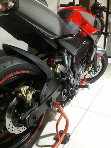 Bajaj Ruoser Ns200