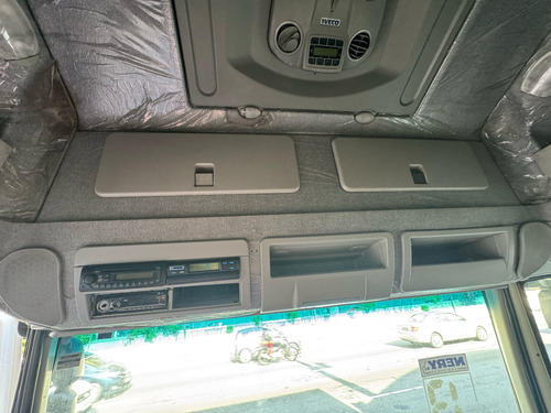 Iveco Tector 240e28s 2012/2013 Baú 8,50 X 2.95
